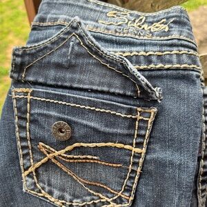 Silver Jeans Women's Faded Dark Blue Bootcut Jeans with Contrast Stitching